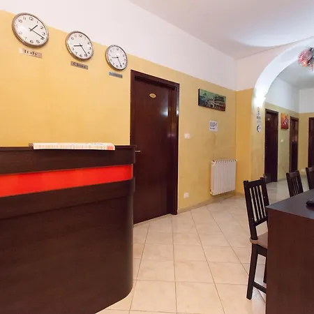 Friend House 2* 罗马