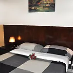 Friend House Rom