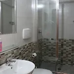 Friend House Rom