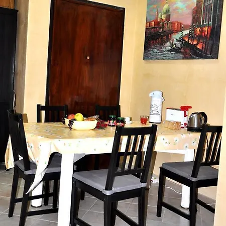 Friend House Гостевой дом Рим